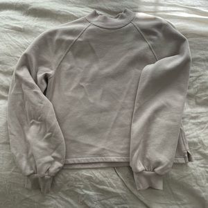 Abercrombie neutral slightly cropped sweatshirt